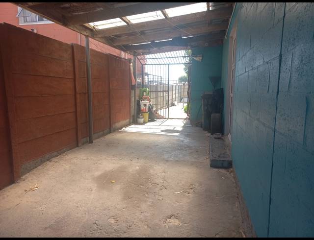 3 BEDROOM HOUSE FOR SALE IN ROCKLANDS